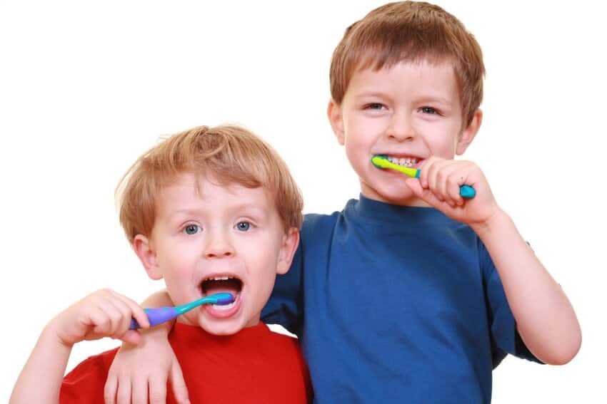 Barns munnhelse: Hva kan skyldes dårlig ånde hos barn?